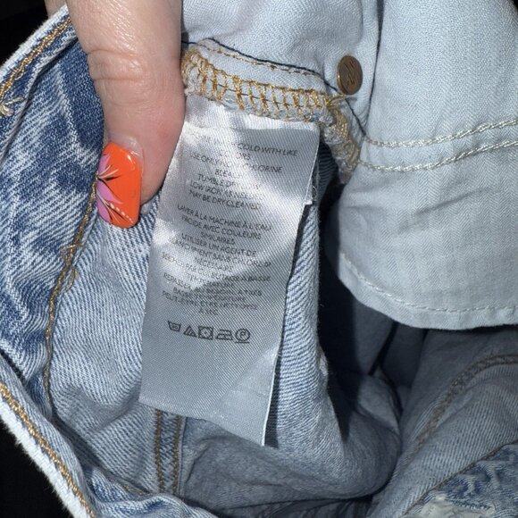 We The Free Jeans Women’s 31 Relaxed Light Wash Distressed - Picture 7 of 7